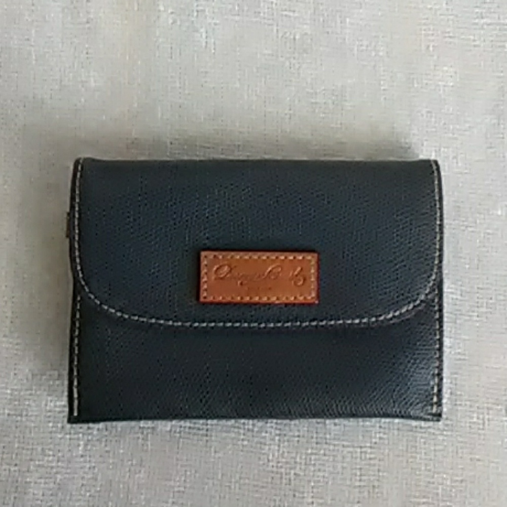 ⏳Clearance - Authentic Dooney & Bourke card clutch